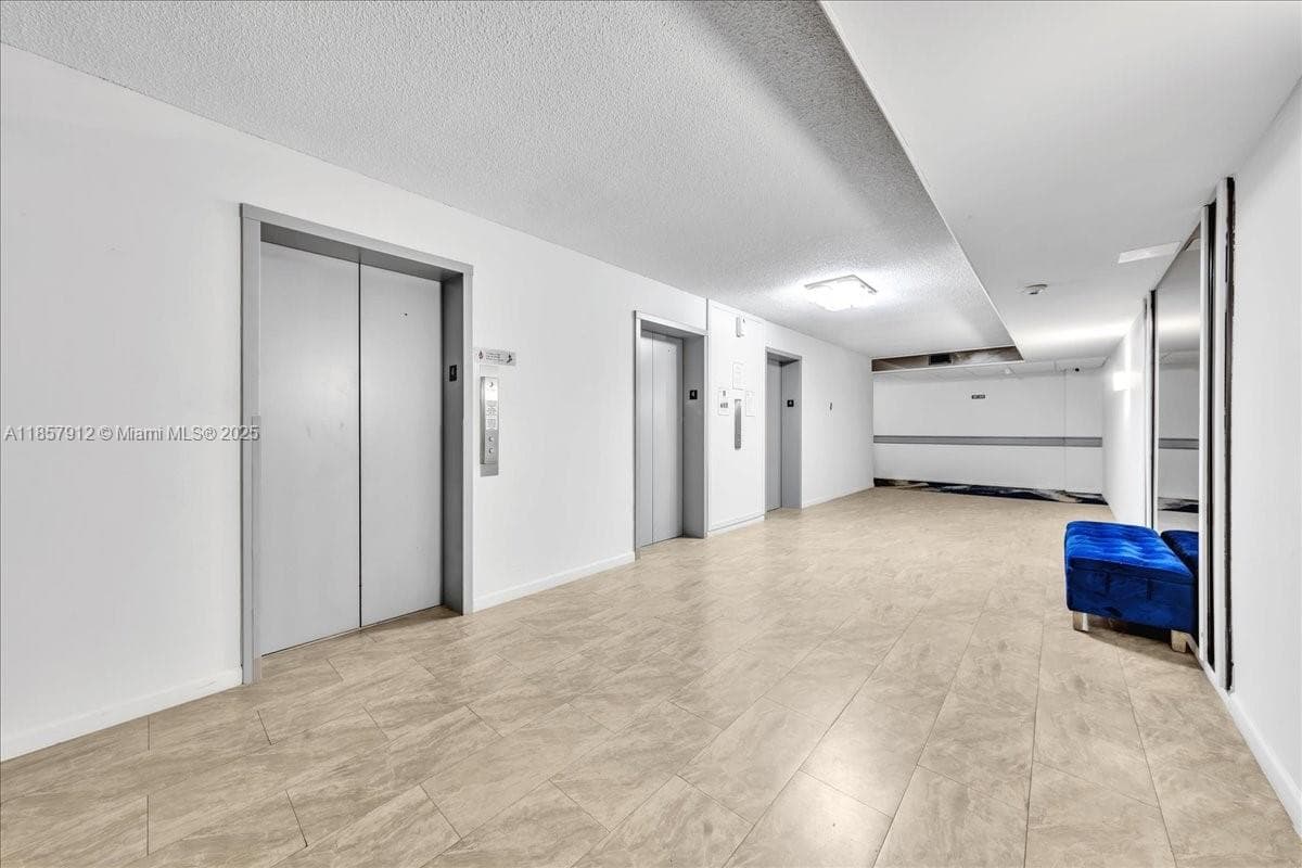 Hillcrest East · #411 in Hollywood - Photo 49