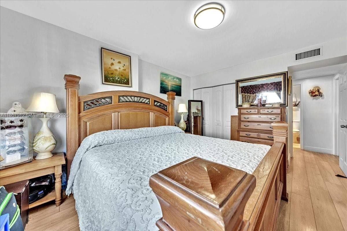 Hillcrest East · #411 in Hollywood - Photo 37