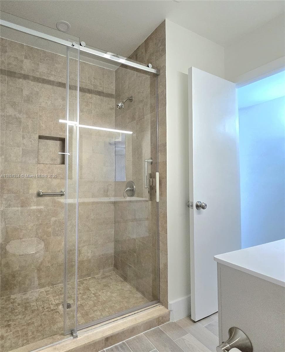 BEVERLY HILLS CONDO NUMBE · #I205 in Hollywood - Photo 8