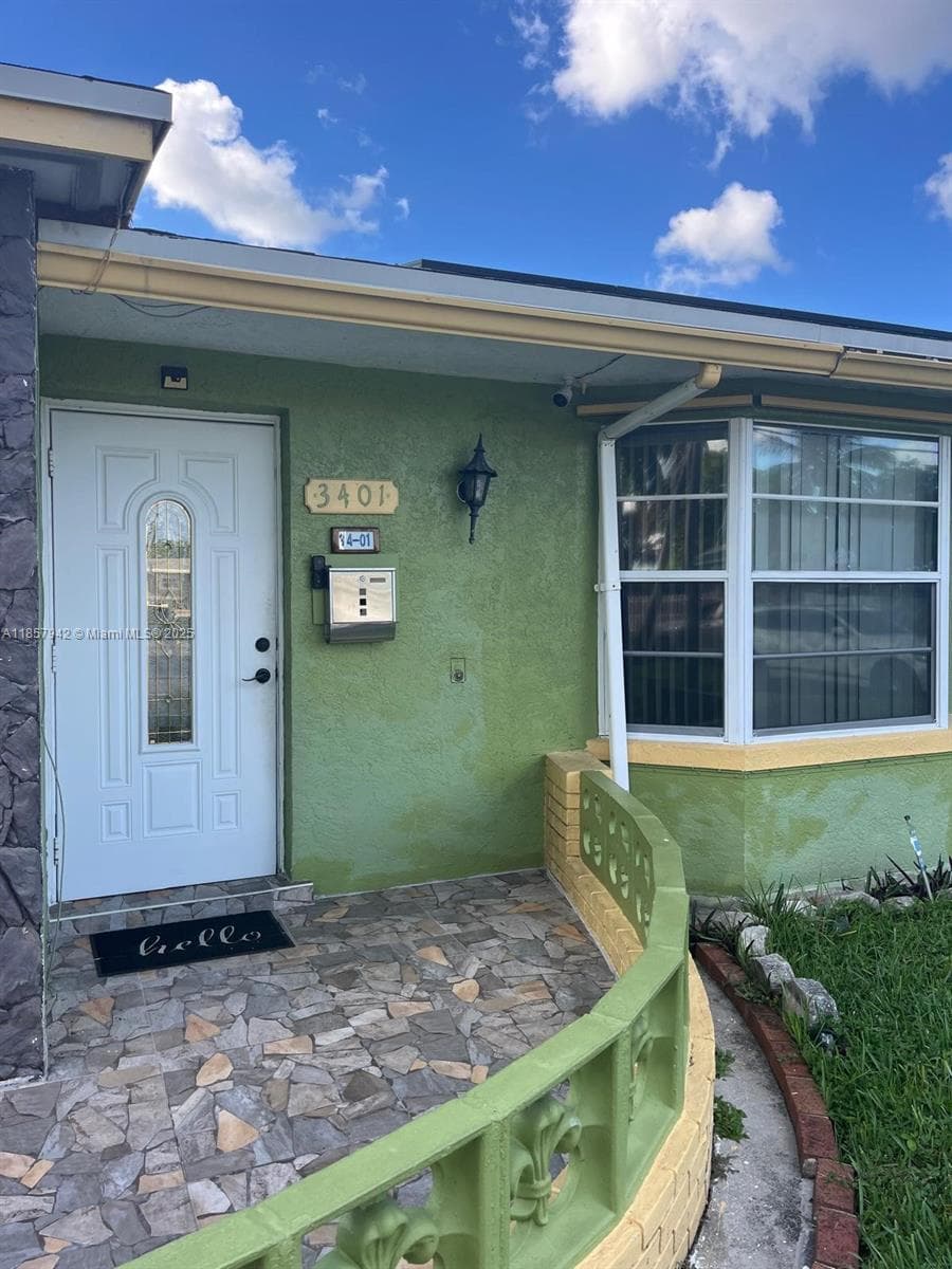 3401 NW 40th St photo 2