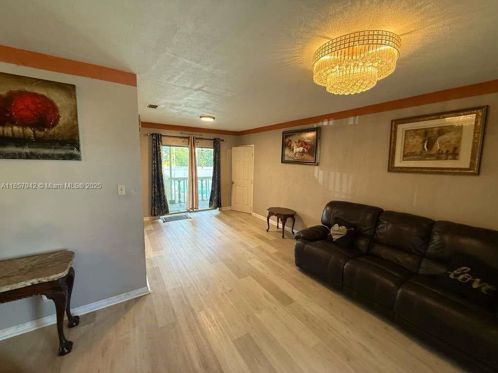 3401 NW 40th St photo 16