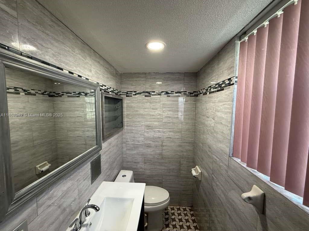 3401 NW 40th St photo 30