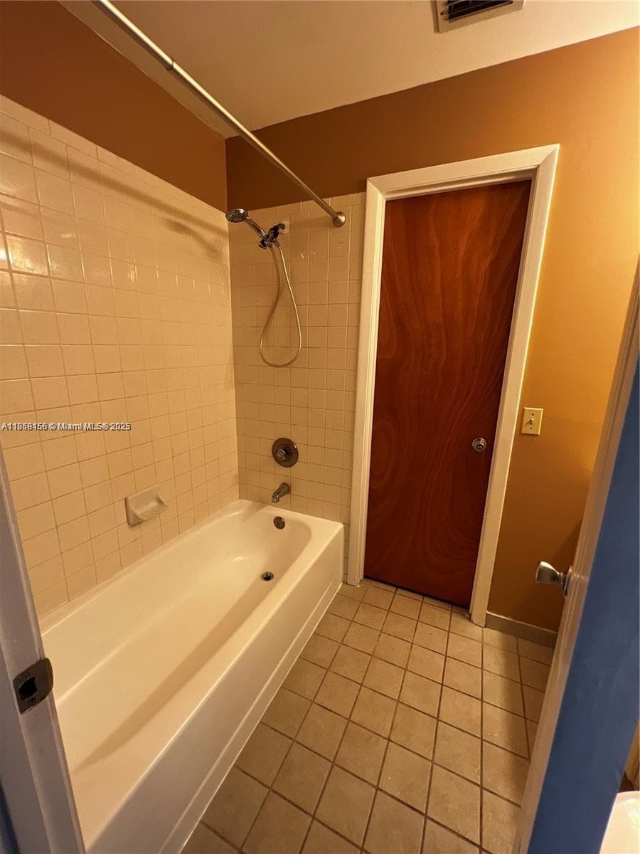 LAKESHORE CONDO 6 · #889I in Homestead - Photo 8