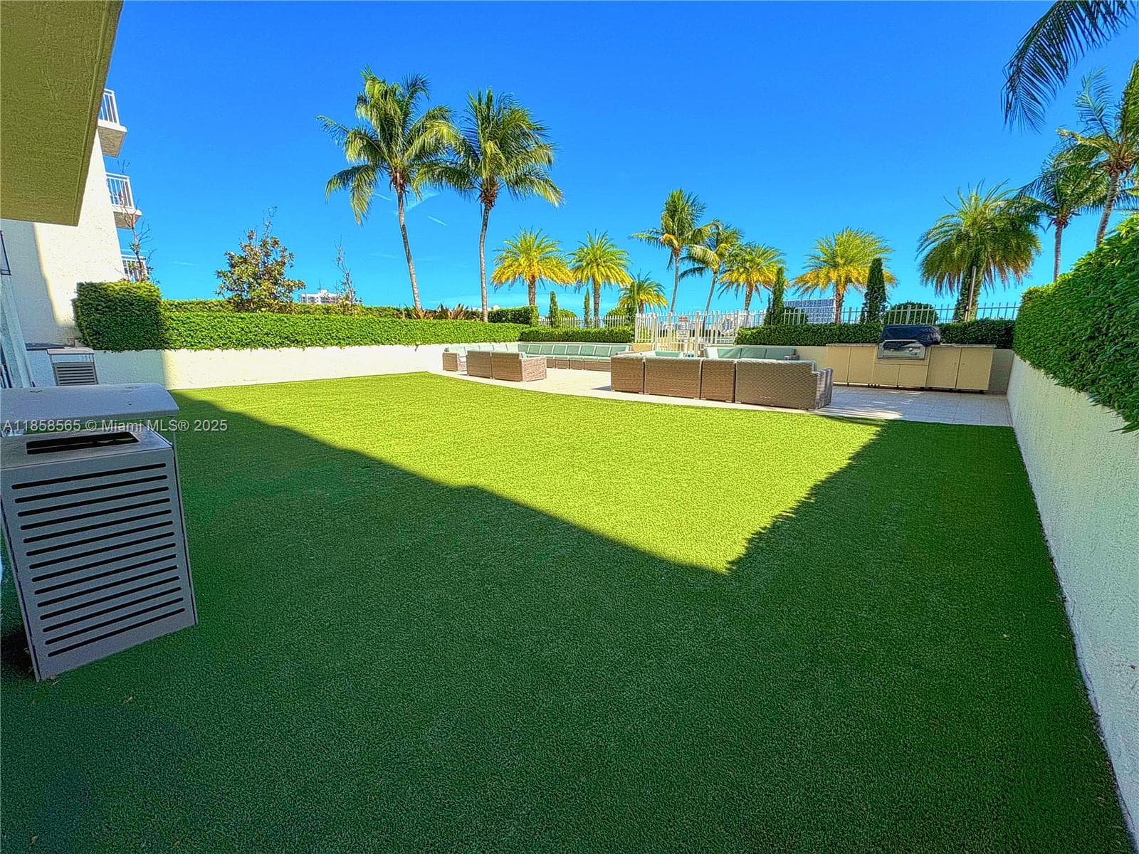 THE ASTON CONDO · #816 in Miami - Photo 13