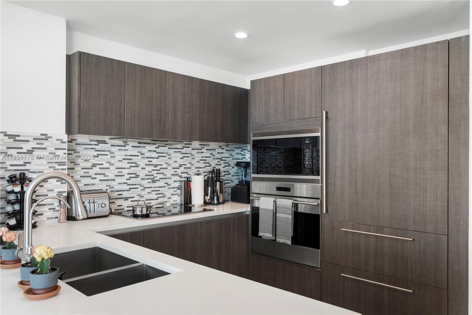 LE JARDIN HOUSE CONDO · #706 in Bay Harbor Islands - Photo 7