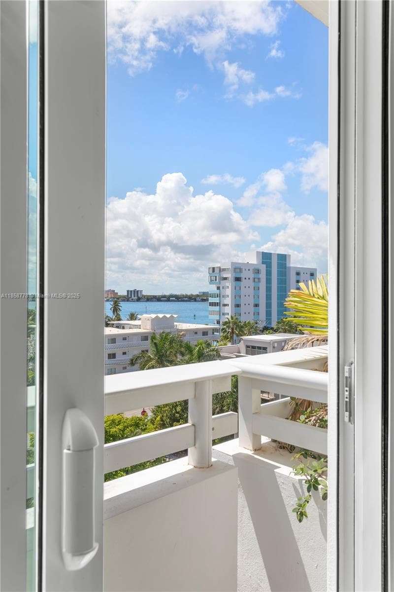 LE JARDIN HOUSE CONDO · #706 in Bay Harbor Islands - Photo 11