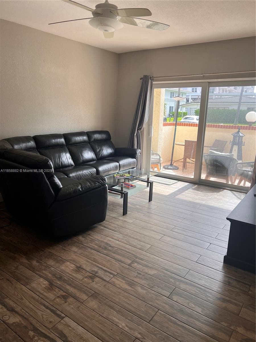 LADO DEL RIO CONDO · #104 in Pompano Beach - Photo 13