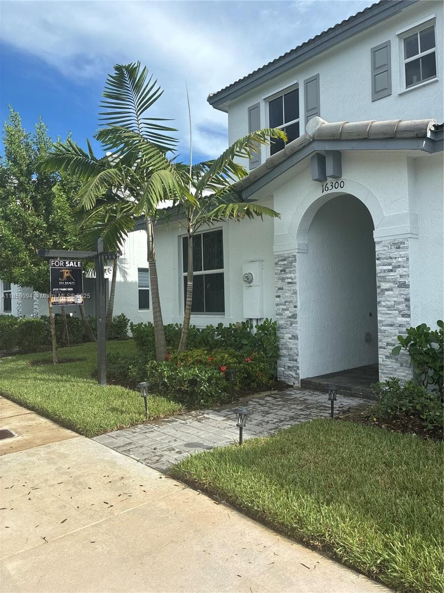 16300 SW 291st St photo 2