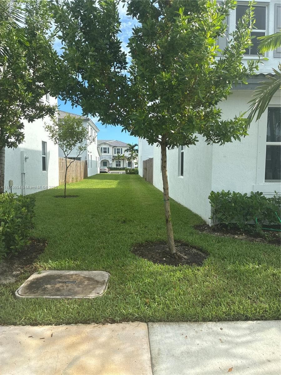 16300 SW 291st St photo 3