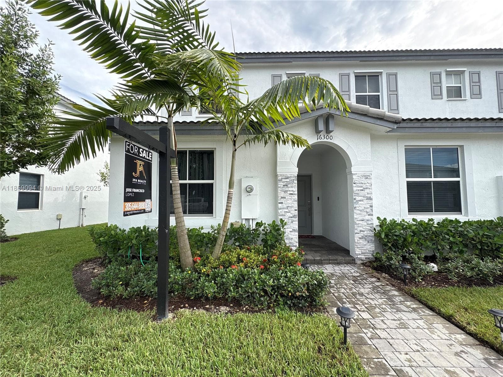 16300 SW 291st St photo 1