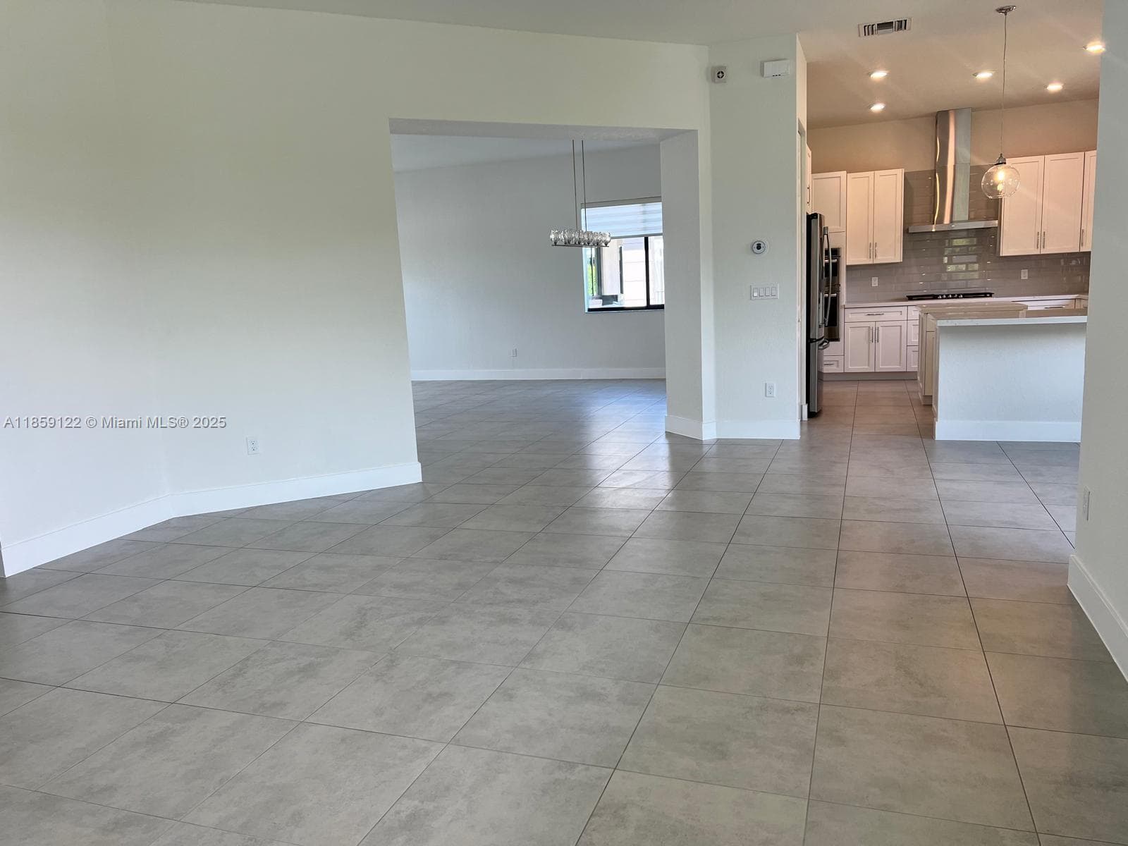 10970 Pacifica Way photo 4