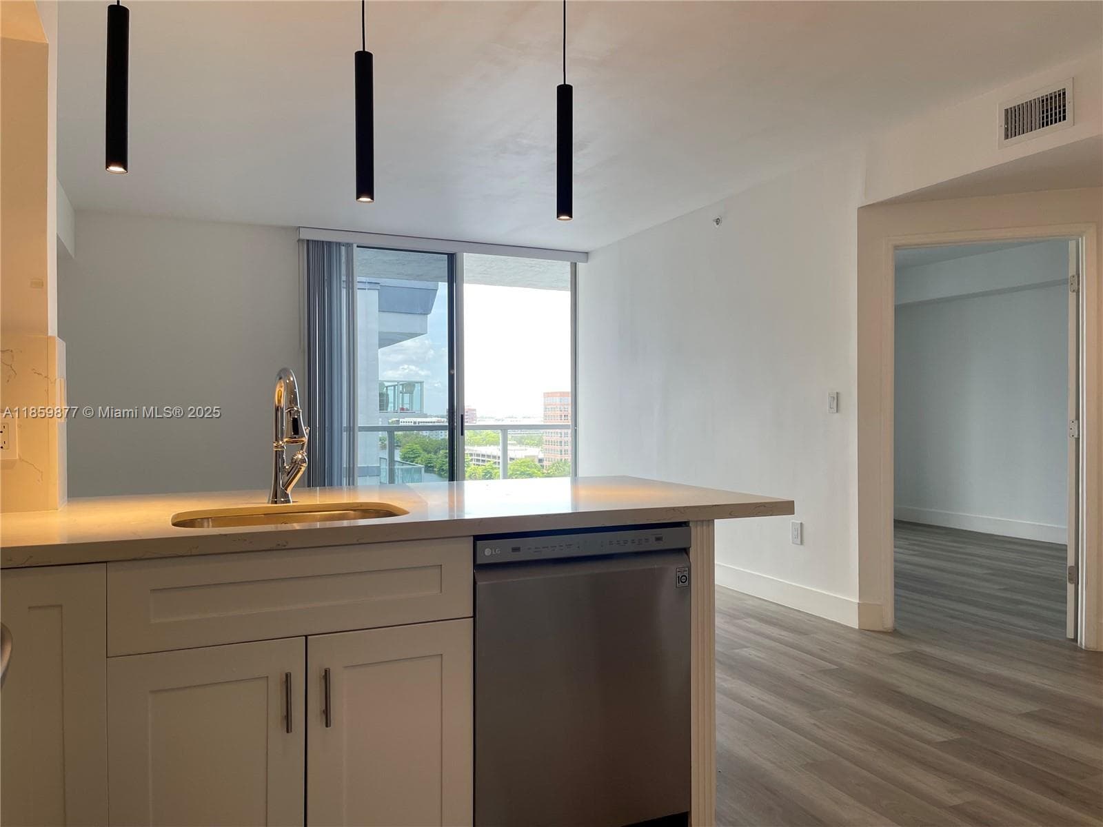 BLUE LAGOON CONDO · #1203 in Miami - Photo 6