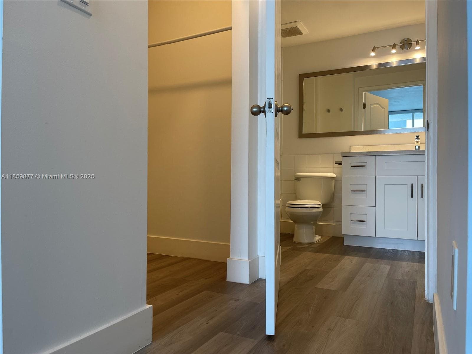 BLUE LAGOON CONDO · #1203 in Miami - Photo 16