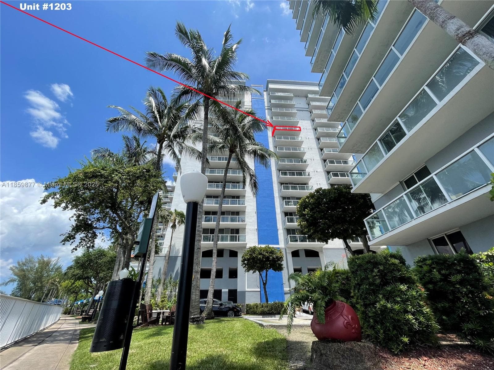 BLUE LAGOON CONDO · #1203 in Miami - Photo 3
