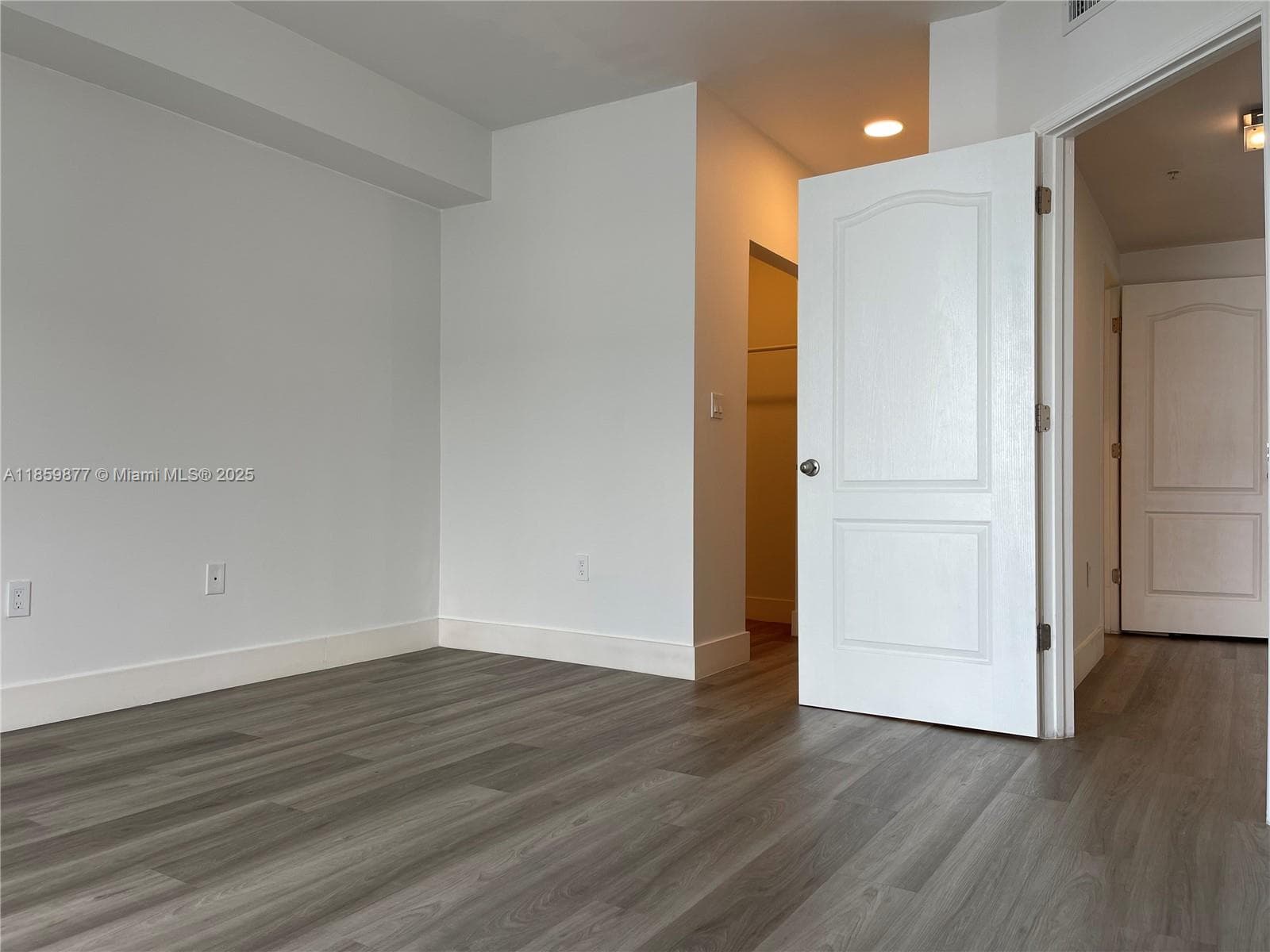 BLUE LAGOON CONDO · #1203 in Miami - Photo 20