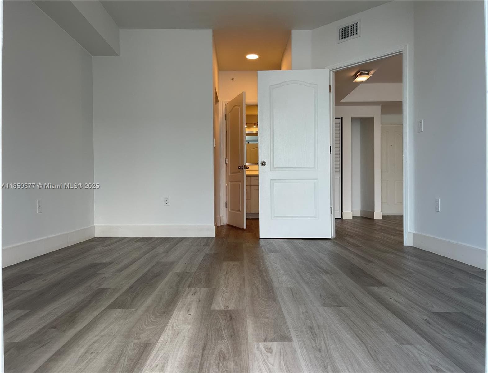BLUE LAGOON CONDO · #1203 in Miami - Photo 18