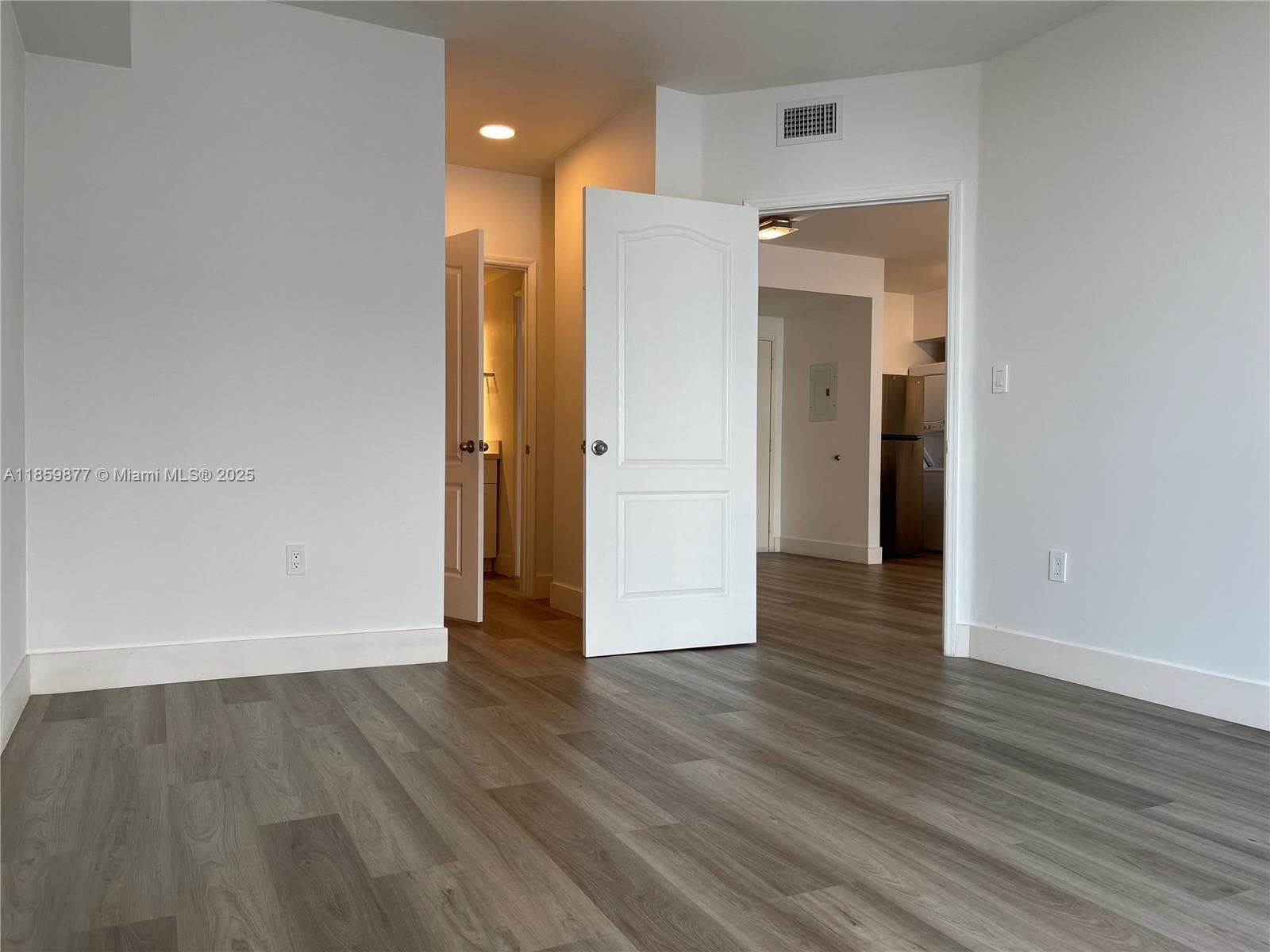 BLUE LAGOON CONDO · #1203 in Miami - Photo 19