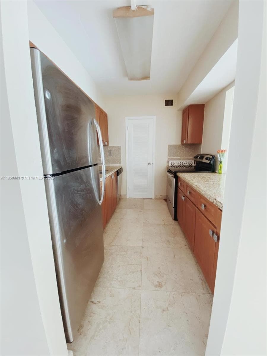 JOCKEY CLUB CONDO UNIT II · #8F in Miami - Photo 10