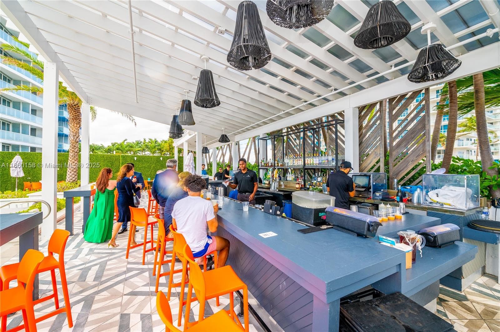 Restaurant/bar