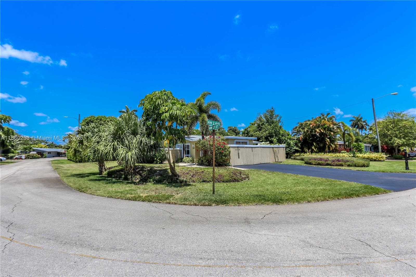 2109 NW 2nd Avenue photo 36