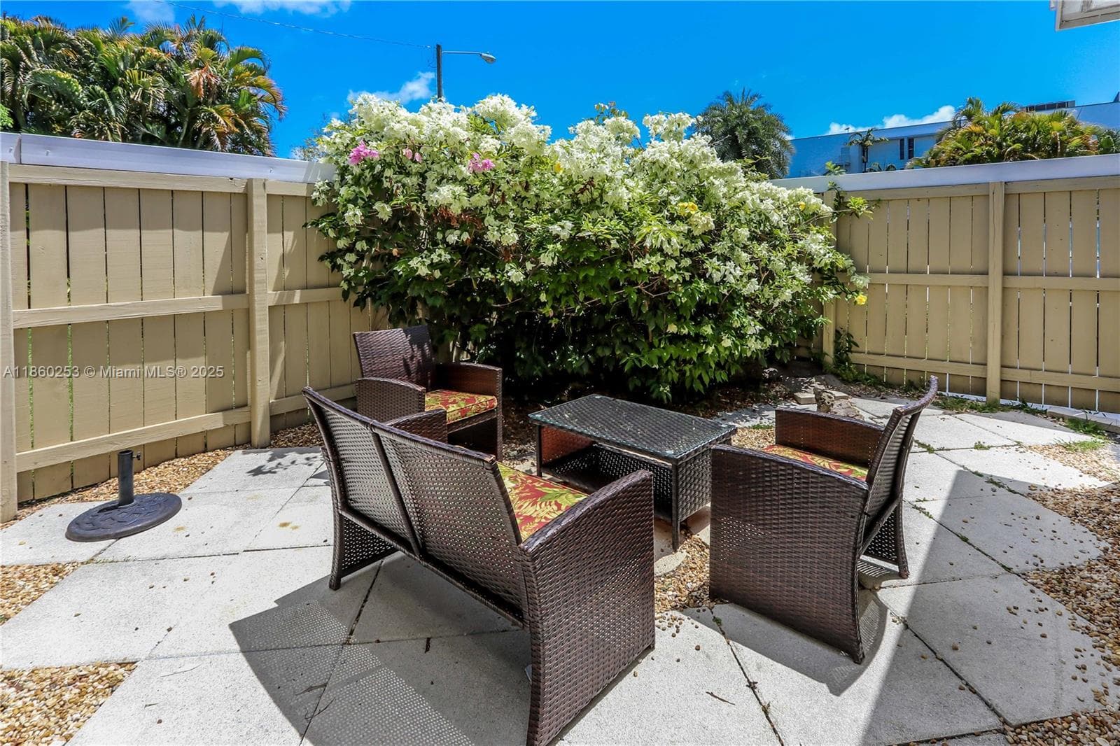 2109 NW 2nd Avenue photo 33