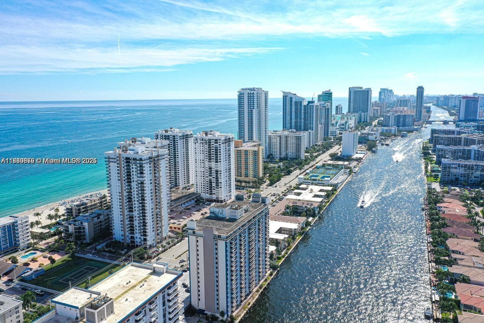 WAVE CONDO · #838 in Hollywood - Photo 8