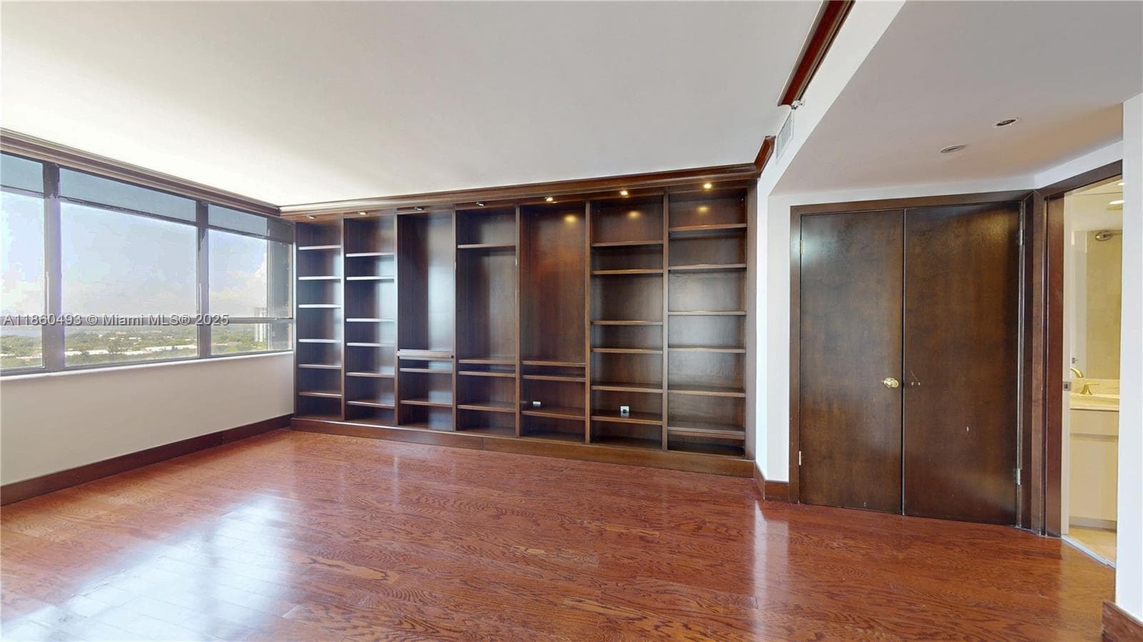 JOCKEY CLUB III CONDO · #1553 in Miami - Photo 17