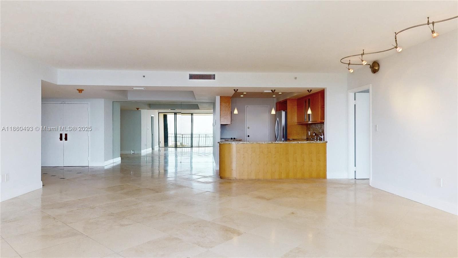JOCKEY CLUB III CONDO · #1553 in Miami - Photo 7