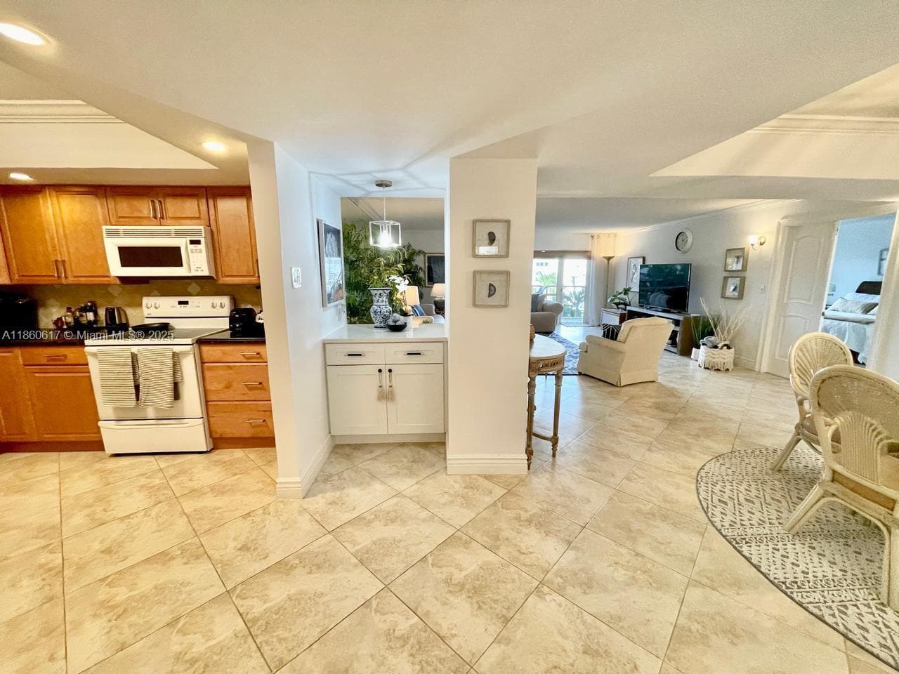 HAMPTON BEACH CLUB CONDO · #201 in Lauderdale By The Sea - Photo 27