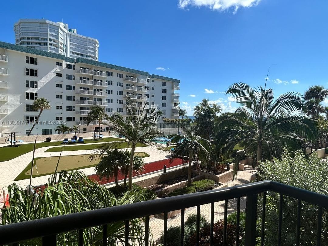 HAMPTON BEACH CLUB CONDO · #201 in Lauderdale By The Sea - Photo 11