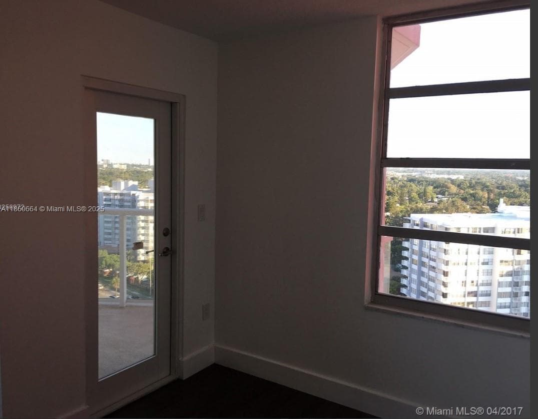 BUCKLEY TOWERS CONDO - EA · #1625W in Miami - Photo 10