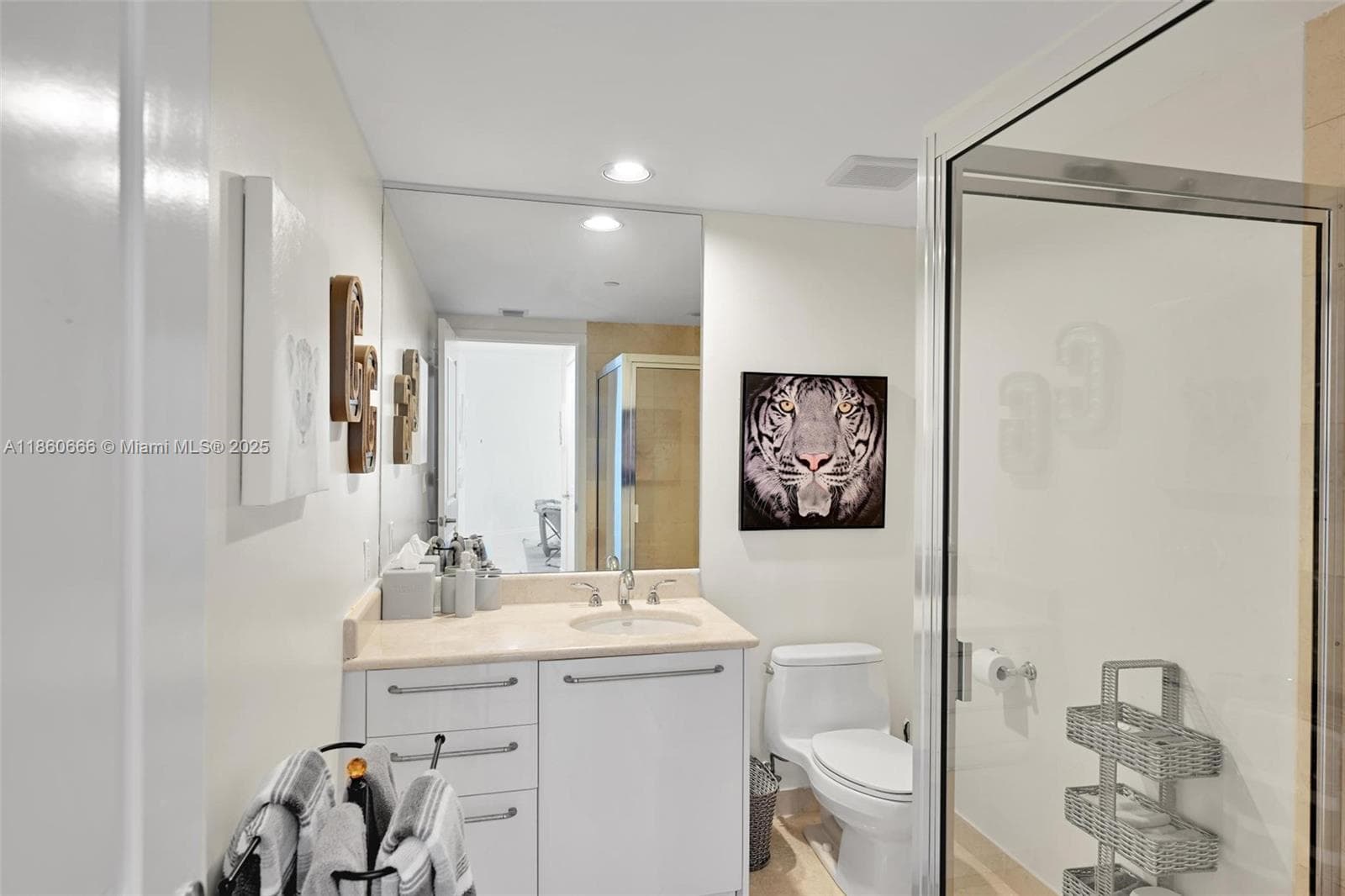 OCEAN PALMS CONDO · #2807 in Hollywood - Photo 23