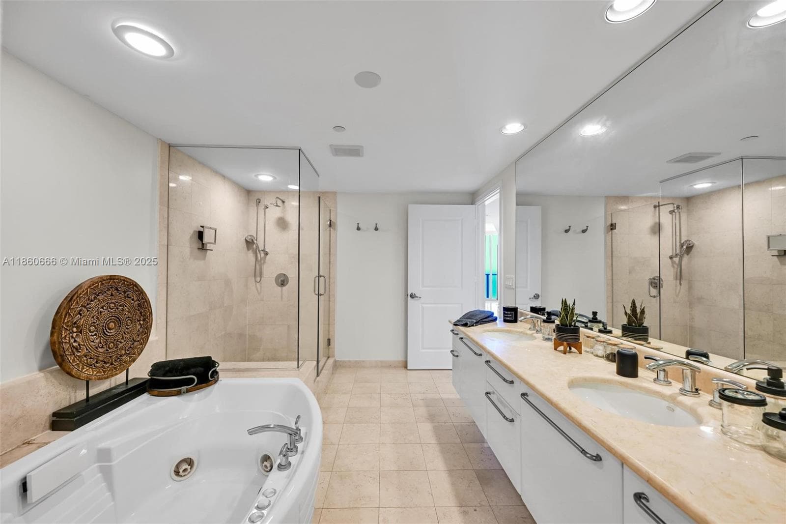 OCEAN PALMS CONDO · #2807 in Hollywood - Photo 19