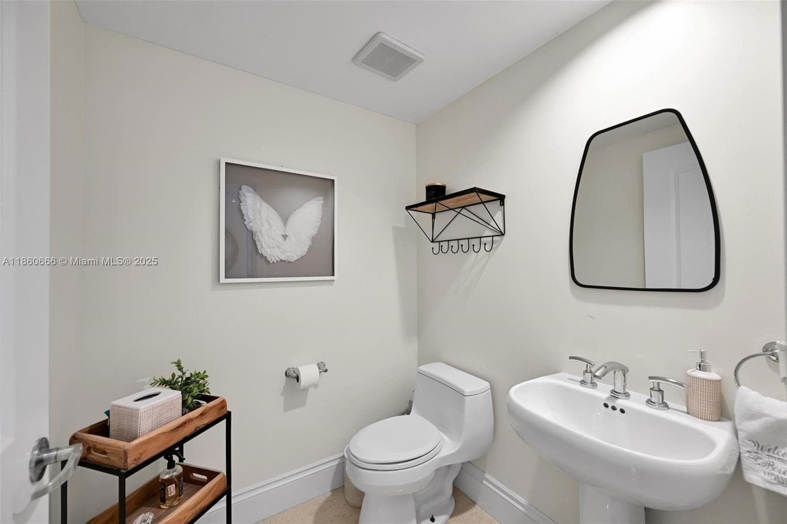 OCEAN PALMS CONDO · #2807 in Hollywood - Photo 25