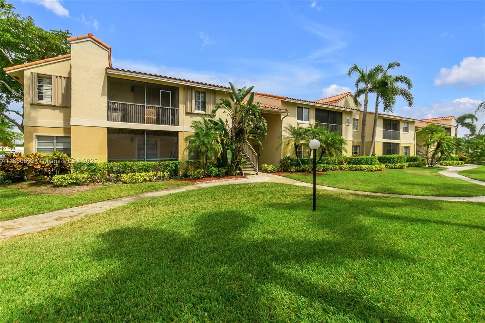 Royal Poinciana · #1811 in Pompano Beach - Photo 27