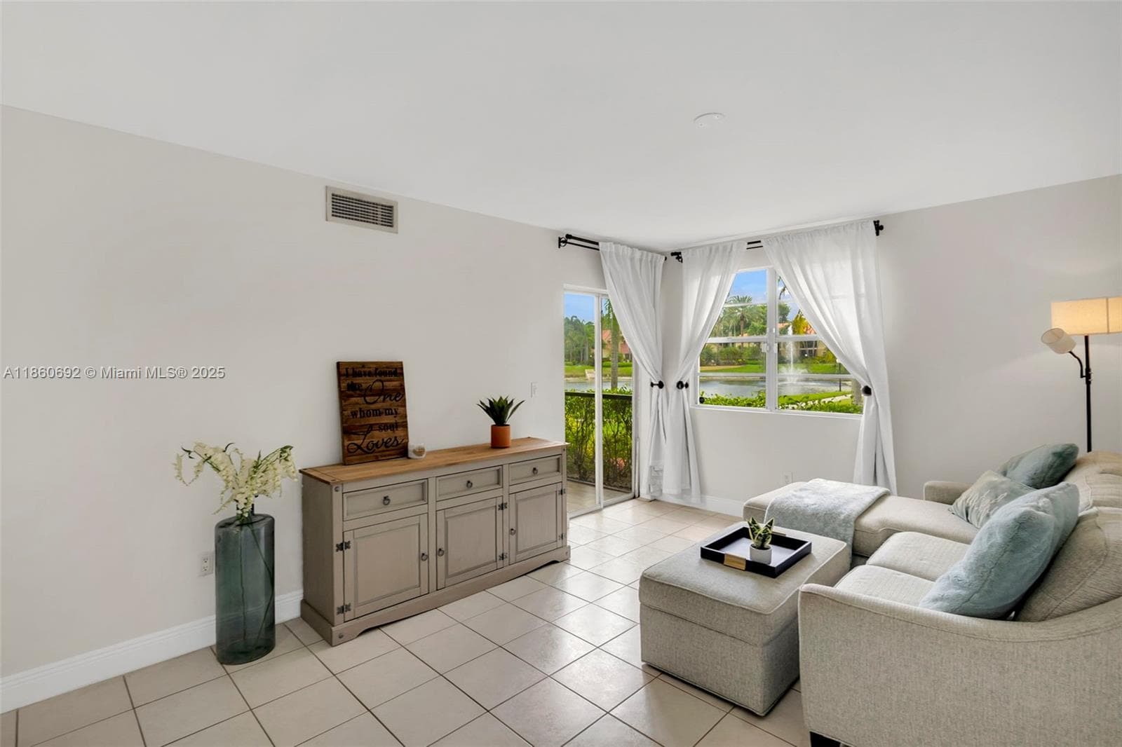 Royal Poinciana · #1811 in Pompano Beach - Photo 6