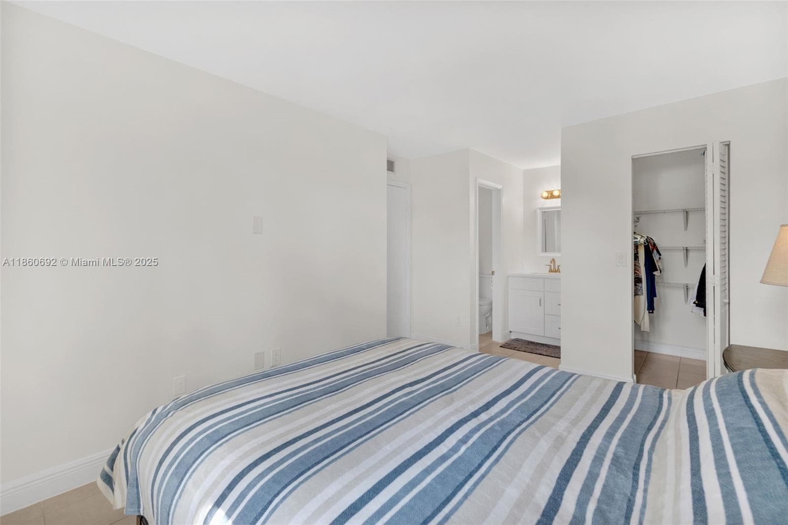 Royal Poinciana · #1811 in Pompano Beach - Photo 13