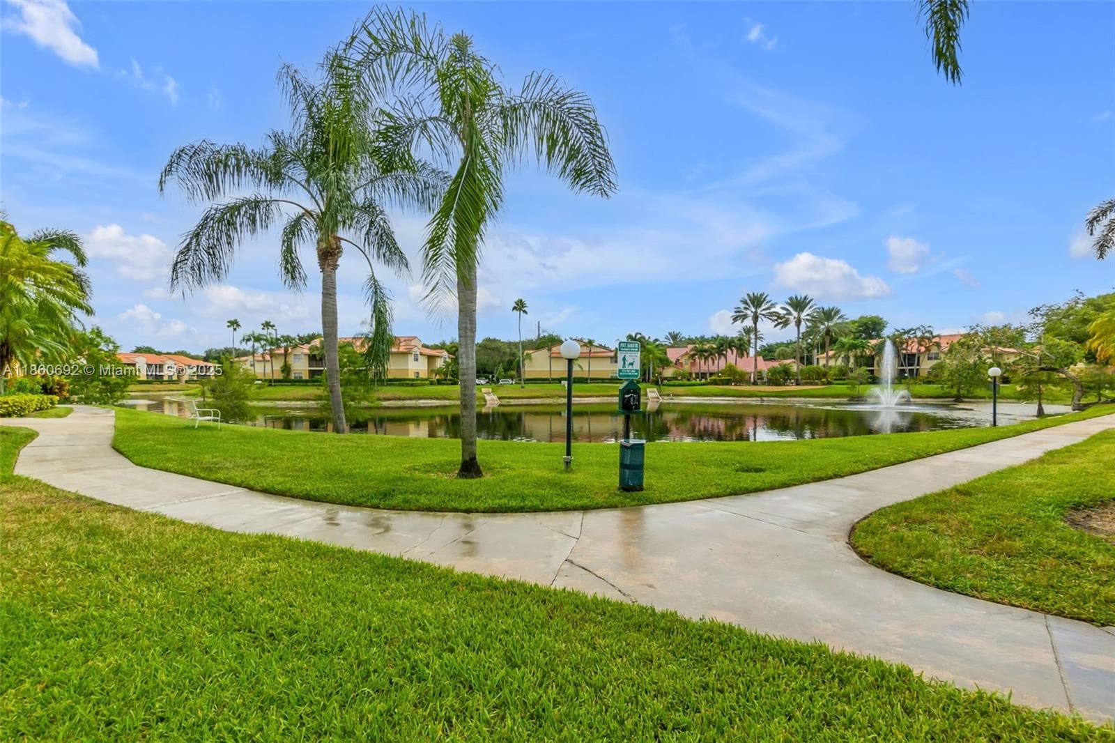 Royal Poinciana · #1811 in Pompano Beach - Photo 30