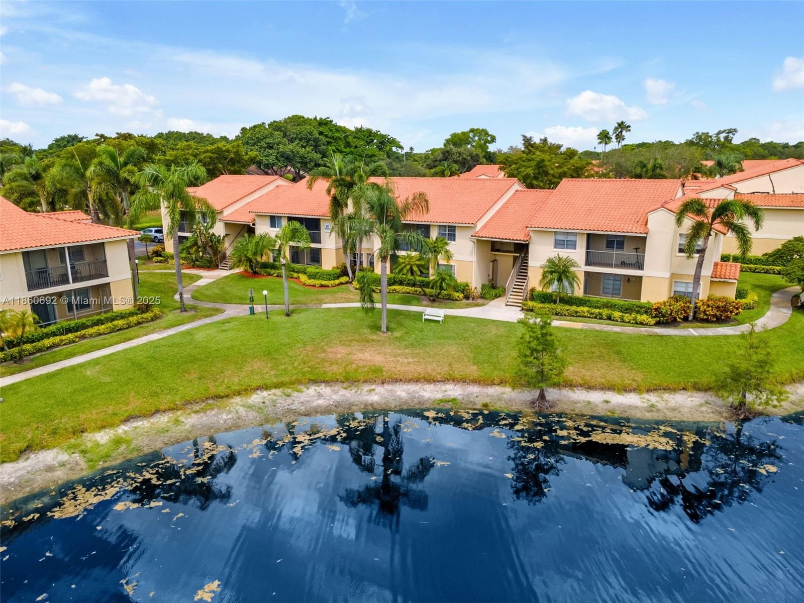 Royal Poinciana · #1811 in Pompano Beach - Photo 33
