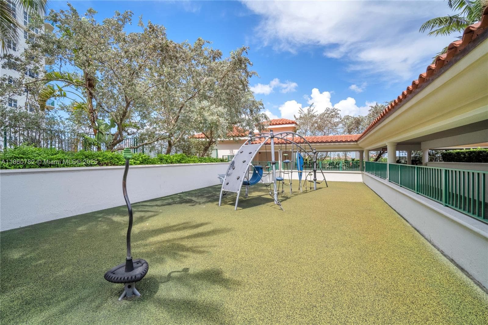 TURNBERRY VILLAGE · #308 in Aventura - Photo 44