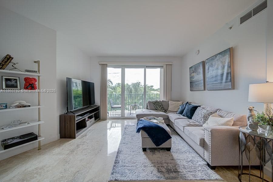 TURNBERRY VILLAGE · #308 in Aventura - Photo 31