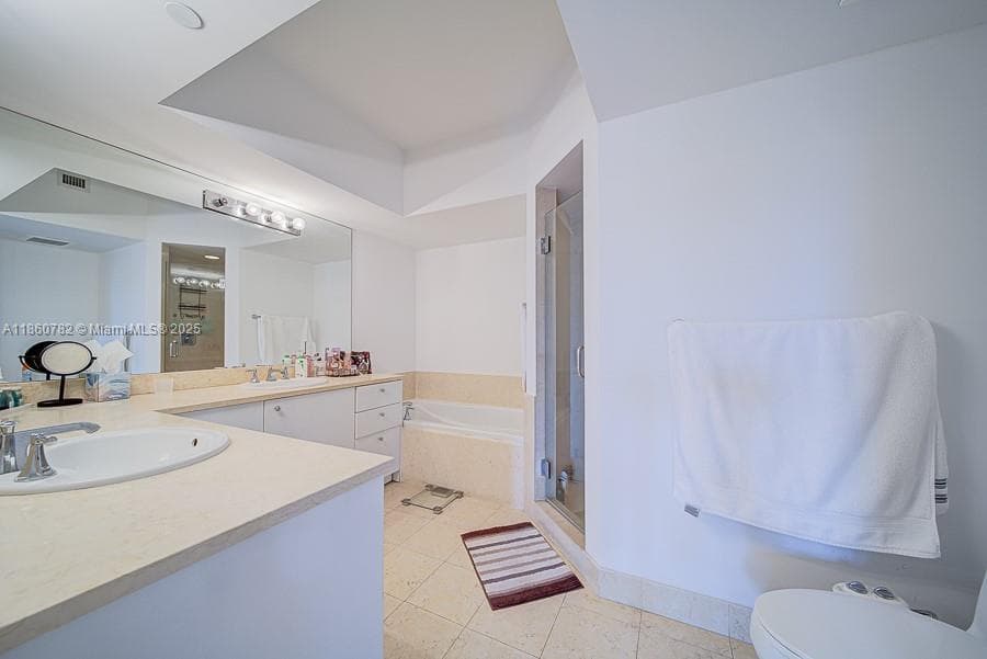 TURNBERRY VILLAGE · #308 in Aventura - Photo 21