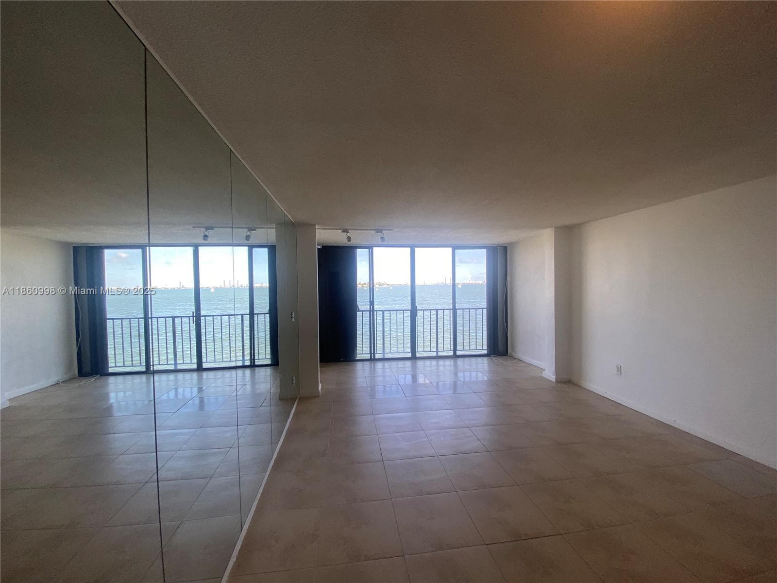 LAS OLAS CONDO · #3D in Miami - Photo 3