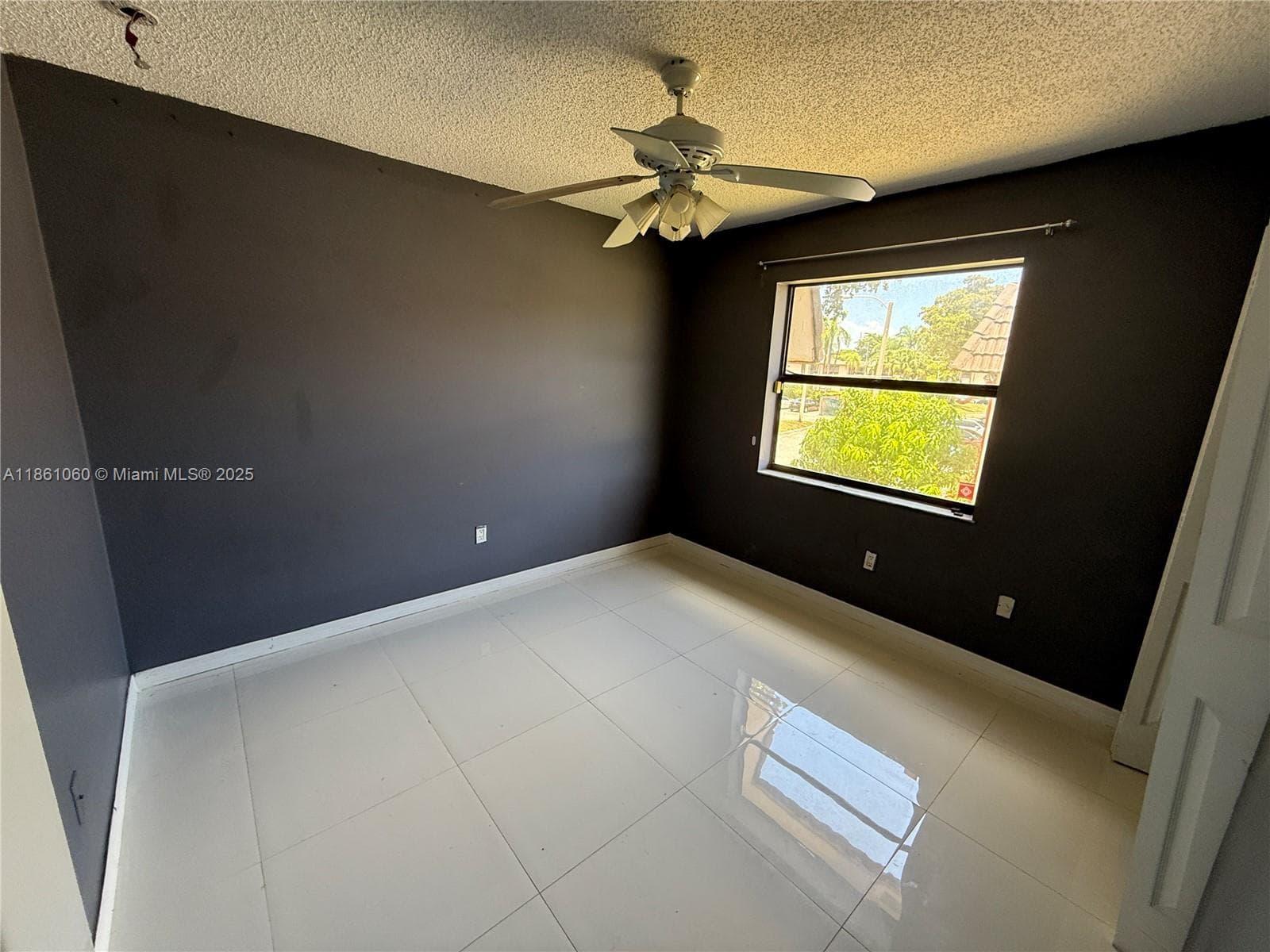 MONTEREY CONDO FOUR · #201 in Miami - Photo 13