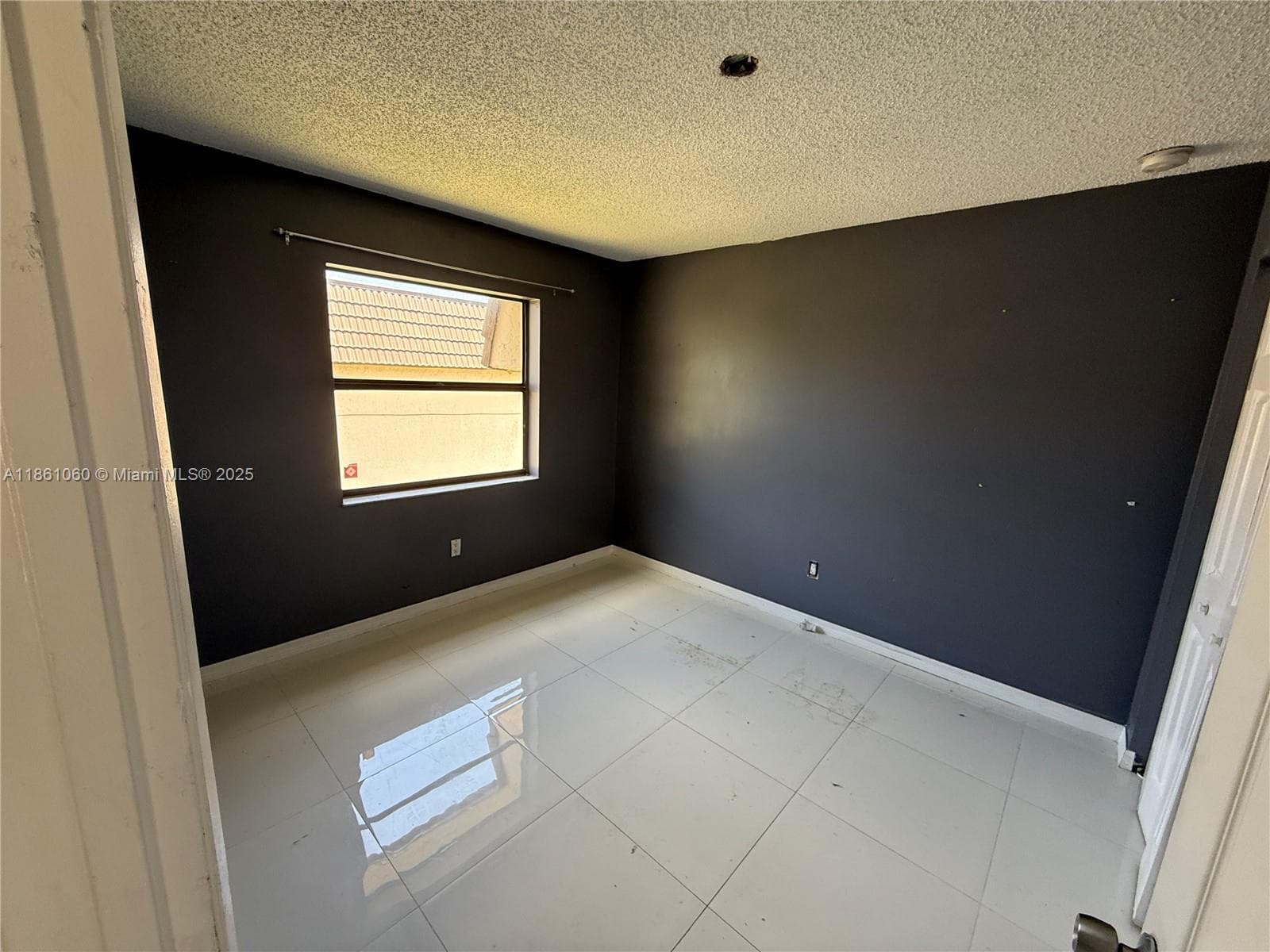 MONTEREY CONDO FOUR · #201 in Miami - Photo 11