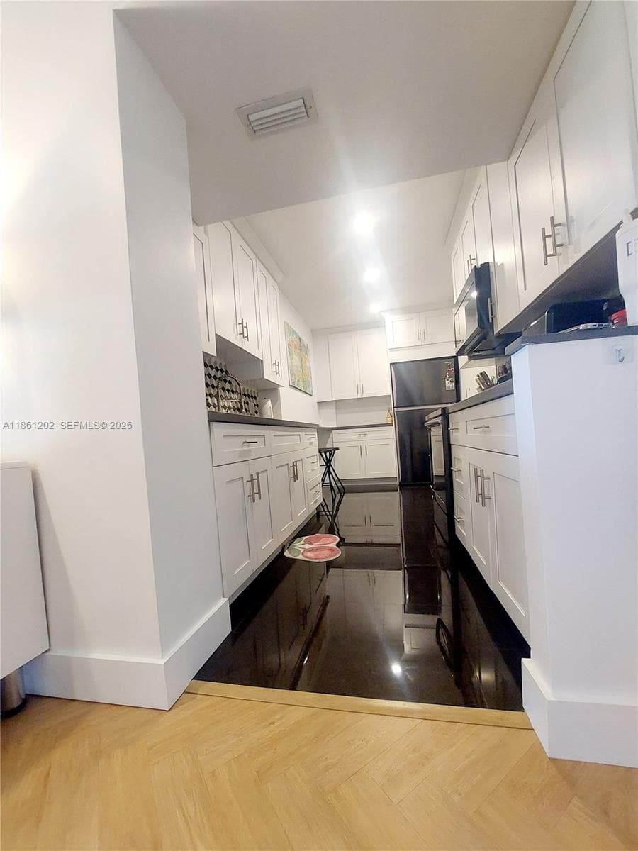 HILLCREST · #1005A in Hollywood - Photo 23