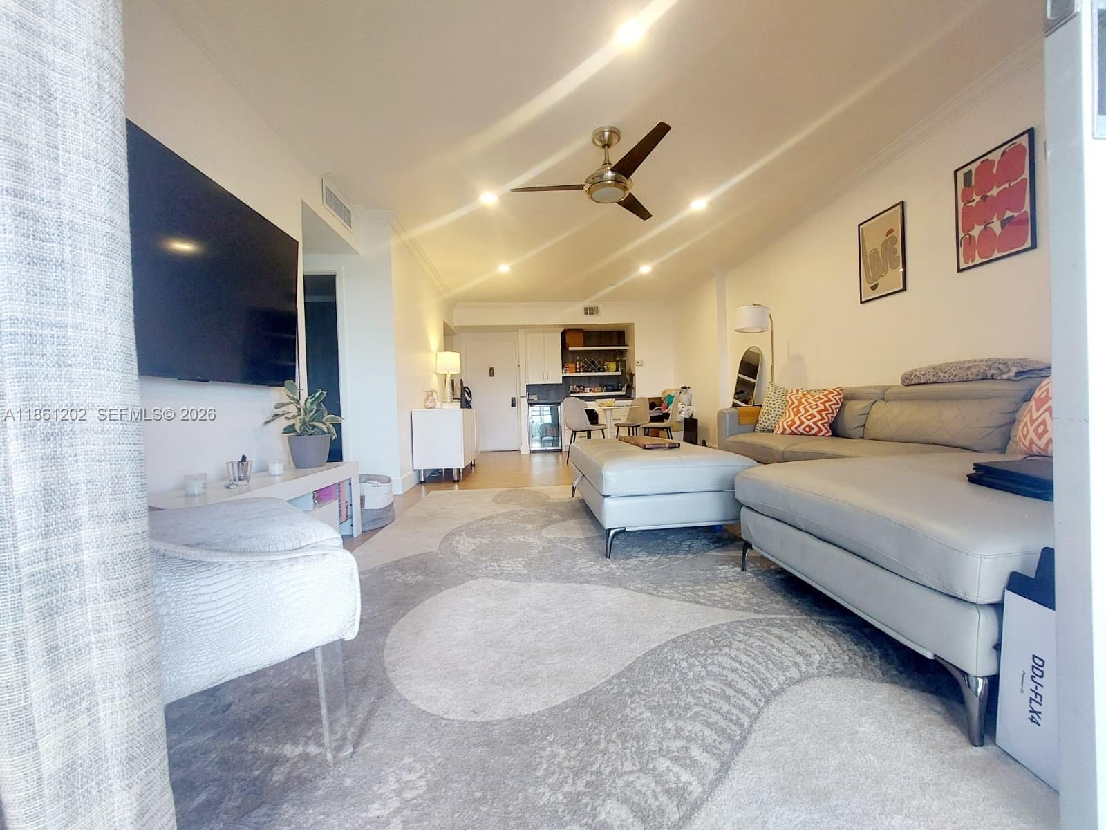 HILLCREST · #1005A in Hollywood - Photo 16