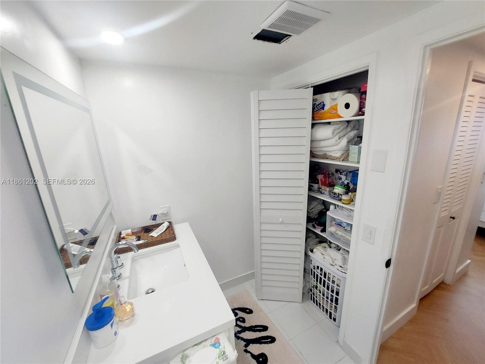 HILLCREST · #1005A in Hollywood - Photo 32