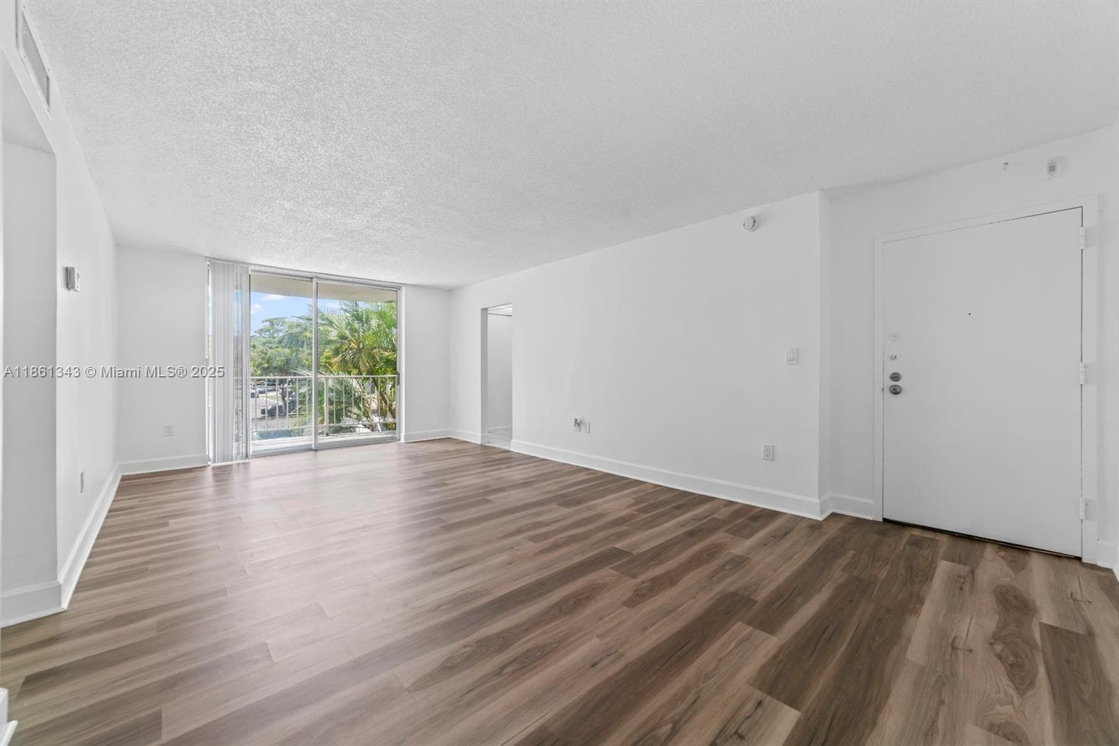 MONTECARLO CONDO · #D-201 in Miami - Photo 2