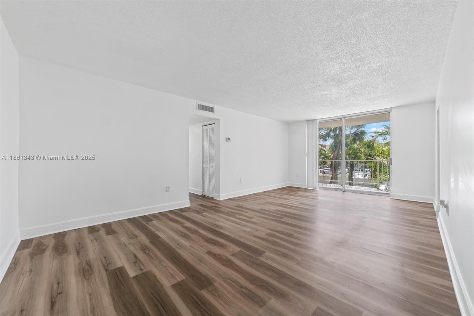 MONTECARLO CONDO · #D-201 in Miami - Photo 3
